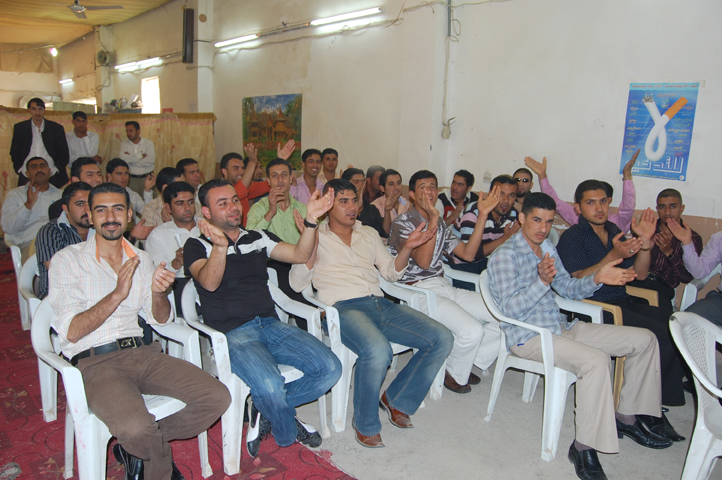 كل عام يحتفل طلبة جامعة أهل البيت بمناسبة المولد النبوي