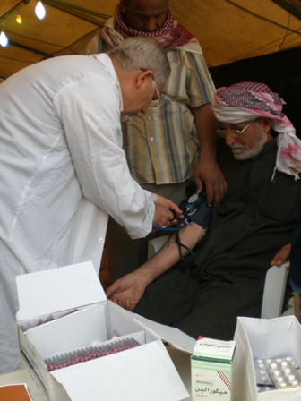 مشاركة طلبة جامعة أهل البيت عليهم السلام في خدمة زوار أبي عبد الله الحسين عليه السلام