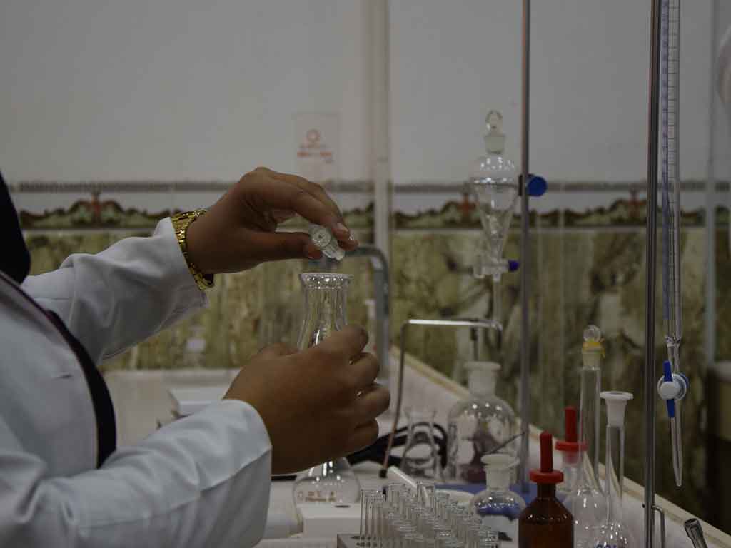 بدأ الدوام الرسمي في كلية طب الأسنان / جامعة أهل البيت عليهم السلام