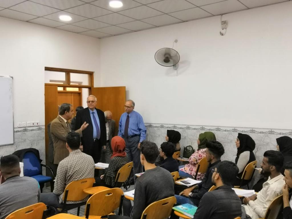 رئيس جامعة أهل البيت عليهم السلام يقوم بجولة تفقدية في كلية طب الاسنان و كلية التقنيات الطبية و الصحية 