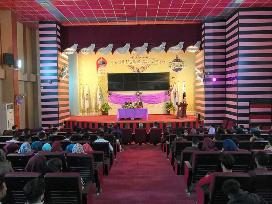 كلية القانون تعقد ندوة علمية بعنوان دور المرجعية في بناء المواطن (خطب الجمعة نموذجا) 