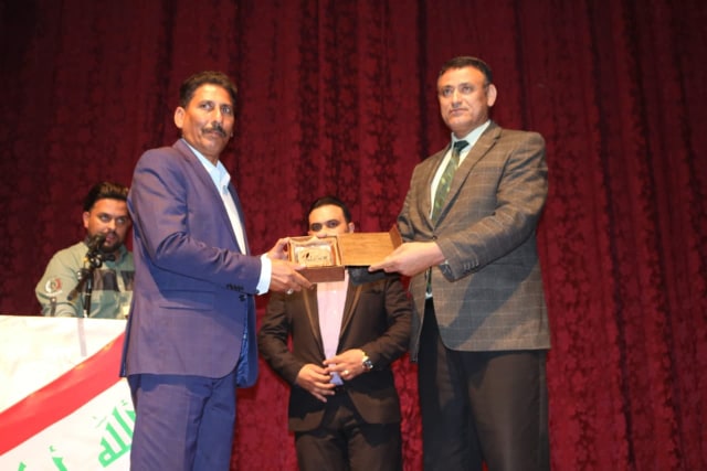  إدارة مهرجان كربلاء الثقافي تكرم رئيس قسم الصحافة 