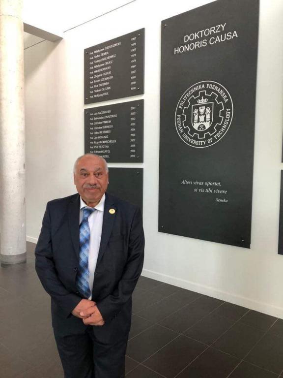 مشاركة عميد كلية طب الأسنان في التجمع العلمي المقام في مدينة بوزنان البولندية