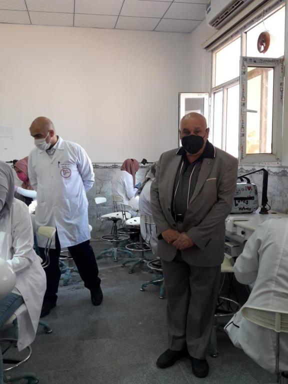 زيارة تفقدية لعميد كلية طب الاسنان الاستاذ المساعد الدكتور علي سلطان الرفاعي الى مختبر الفانتوم في الكلية