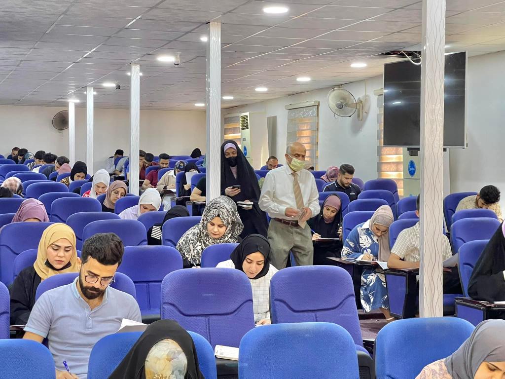 الامتحانات في كلية الصيدلة