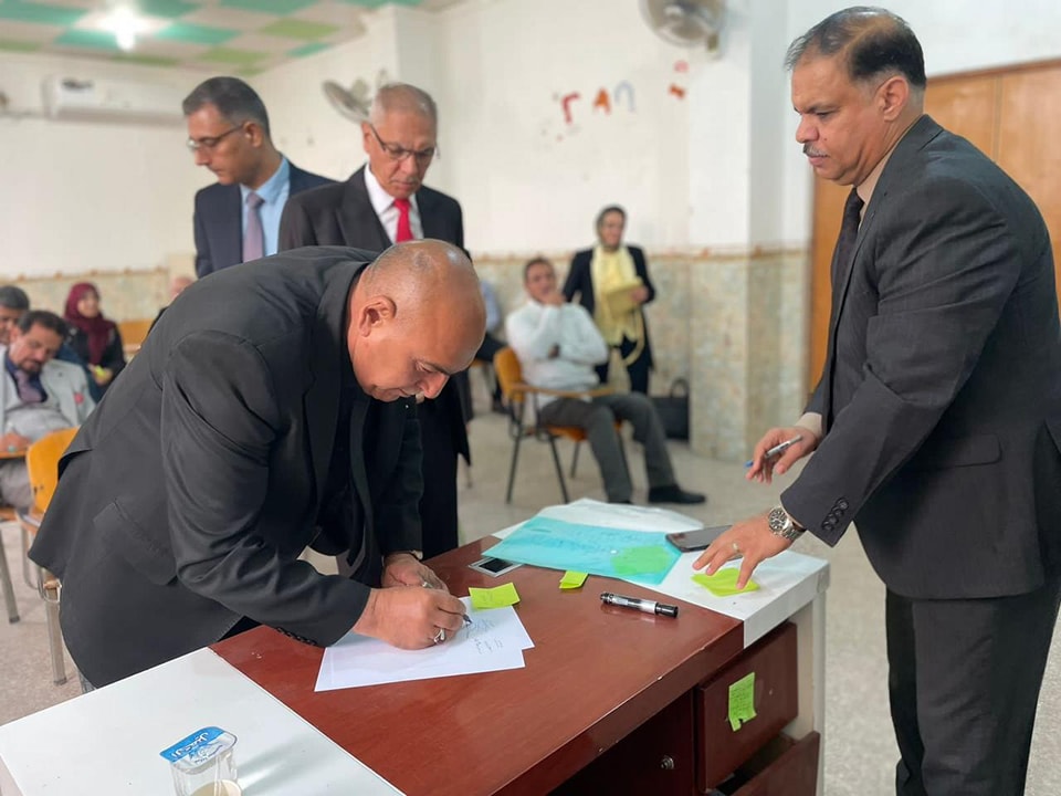 نقابة الاكاديميين فرع كربلاء المقدسة تجري انتخاب ممثليها في الجامعات والكليات والمعاهد الحكومية والاهلية .