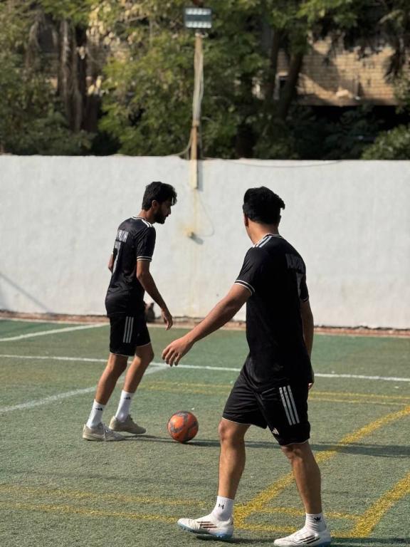 بطولة طلابية في كلية الصيدلة: كرة القدم تجمع طلبة الكلية ومنافسة قوية